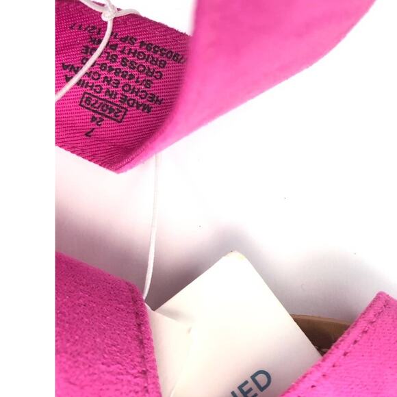 Old Navy Bright Pink Cross Strap Slide size 7 - Picture 3 of 15